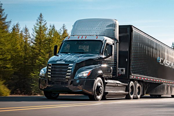 freightliner hero banner