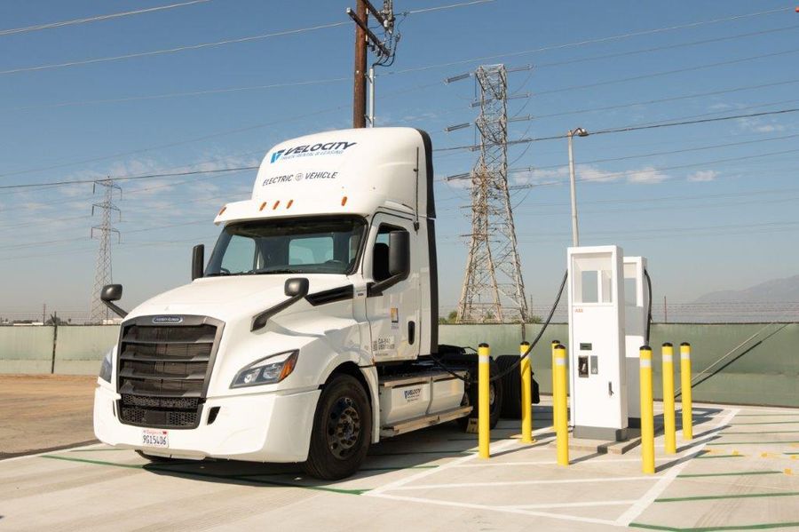Southern California Edison Begins Testing of Battery-Electric Freightliner eCascadia