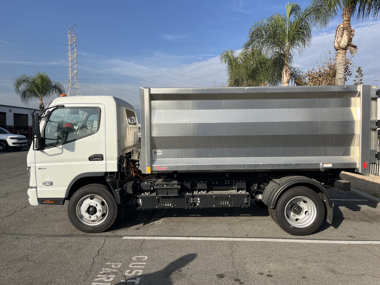 Rizon electric tipper truck with an aluminium dump body