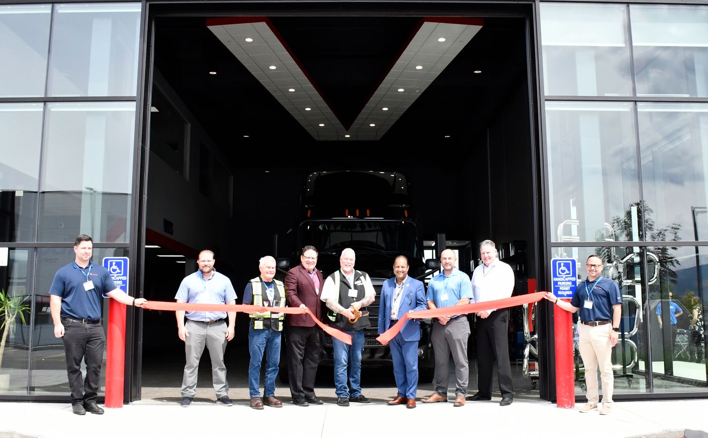 Velocity Truck Centres celebra la gran inauguración de su nueva sede en Kelowna